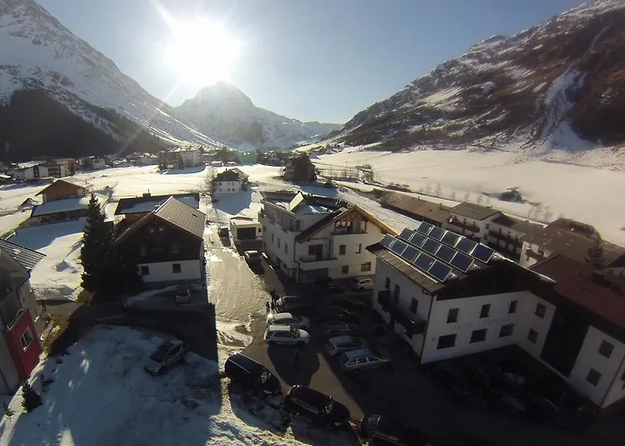 Adamsberg 公寓 加尔蒂